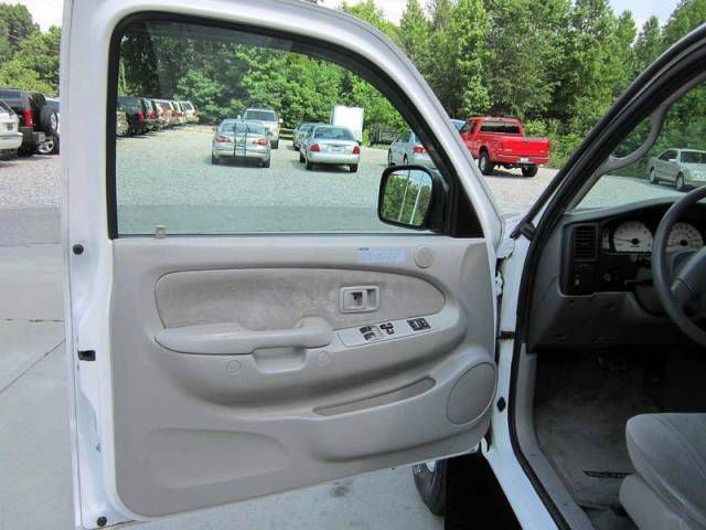 Toyota Tacoma 2004 photo 8