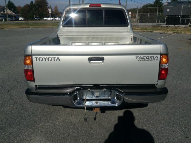 Toyota Tacoma 2004 photo 2
