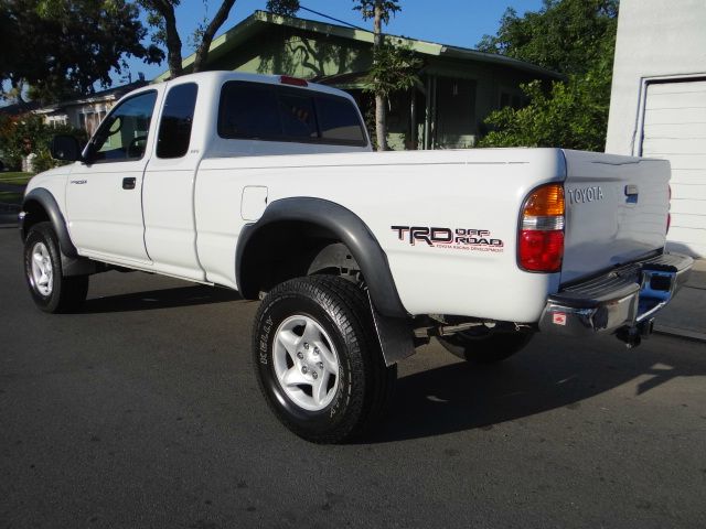 Toyota Tacoma LT Pickup 4D 6 1/2 Ft Pickup Truck