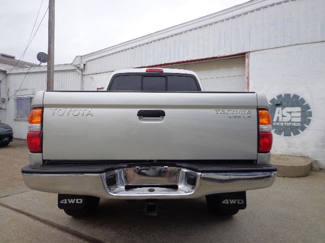 Toyota Tacoma 2004 photo 2