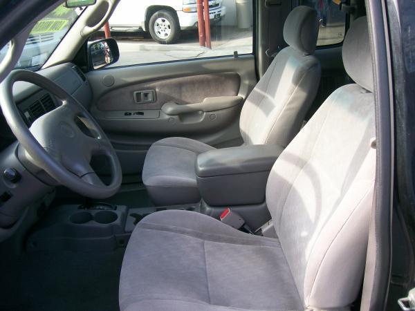 Toyota Tacoma 2004 photo 2