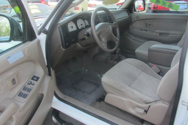 Toyota Tacoma 2004 photo 2