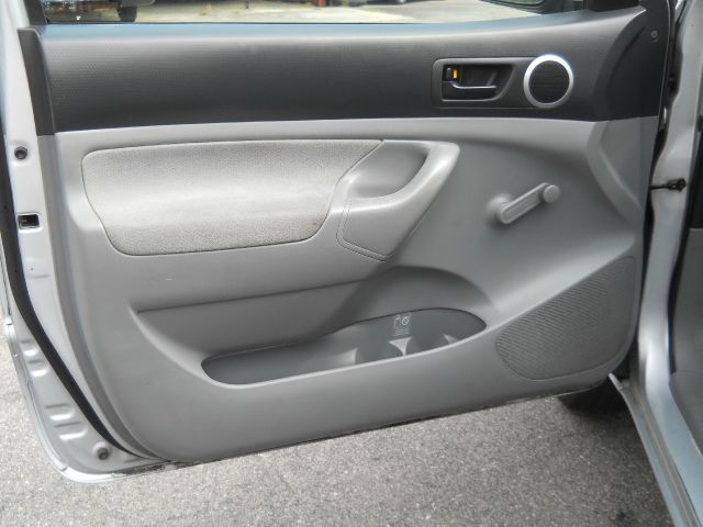Toyota Tacoma 2005 photo 9