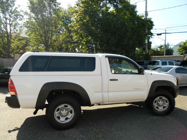 Toyota Tacoma 2005 photo 2