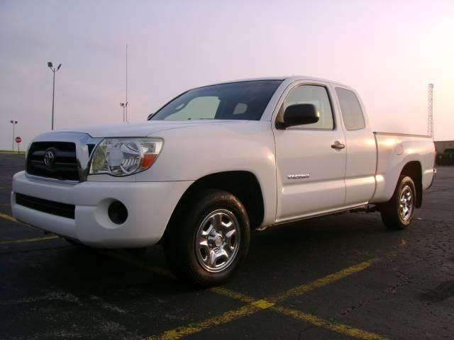 Toyota Tacoma Base Pickup
