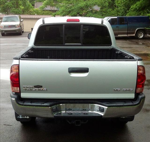 Toyota Tacoma 2005 photo 2