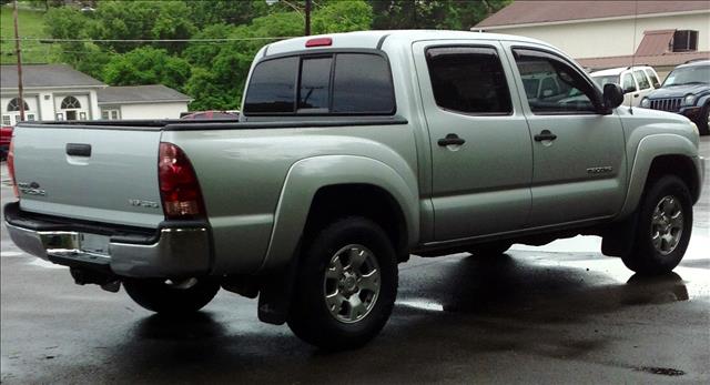 Toyota Tacoma 2005 photo 9