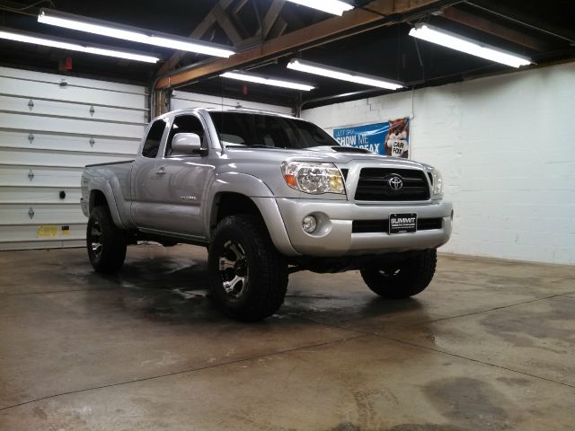 Toyota Tacoma ES 3.0L AUTO Pickup Truck