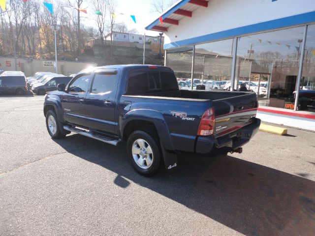 Toyota Tacoma 2005 photo 2