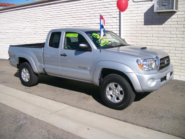 Toyota Tacoma XLT 2WD Pickup