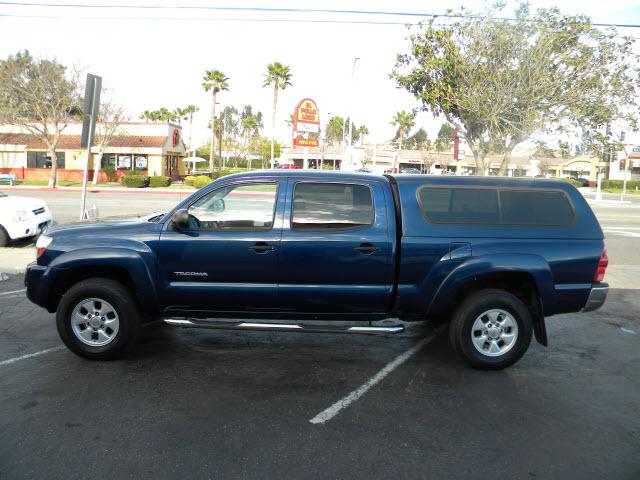 Toyota Tacoma C300 Luxury Pickup