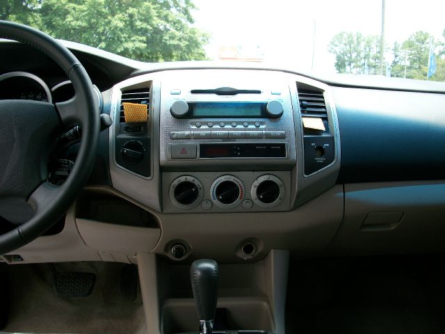 Toyota Tacoma 2006 photo 2