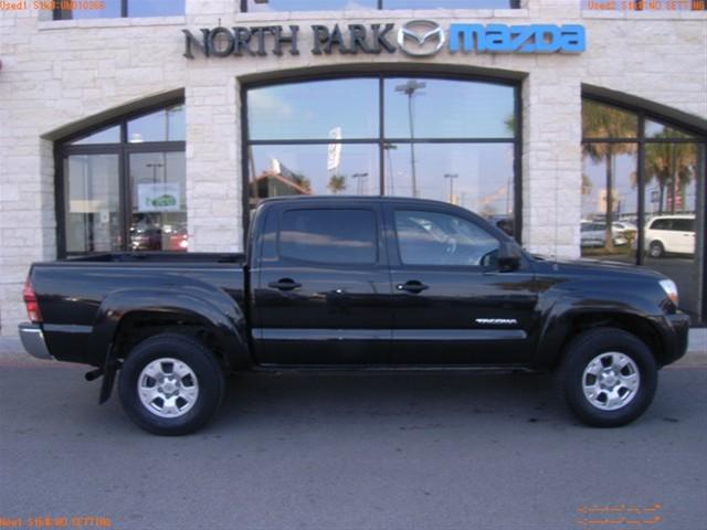 Toyota Tacoma C300 Luxury Pickup