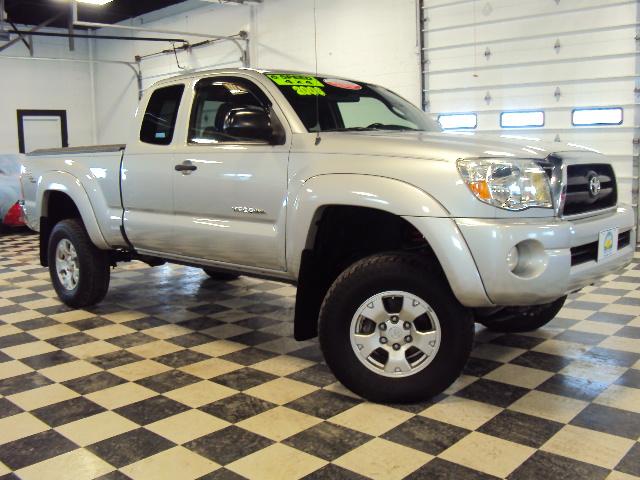 Toyota Tacoma XLT 2WD Pickup
