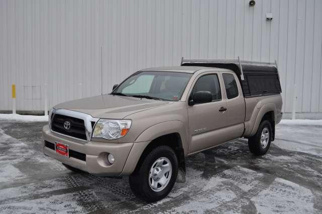 Toyota Tacoma Base Pickup
