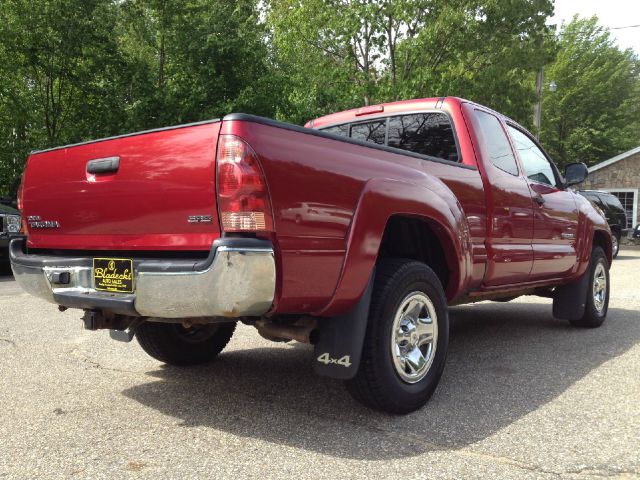 Toyota Tacoma Ext Cab - 4x4 LT At Brookv Pickup Truck