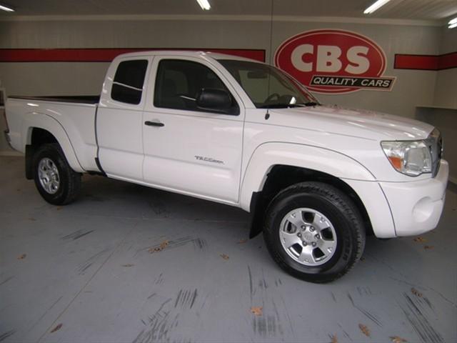 Toyota Tacoma C300 Luxury Pickup