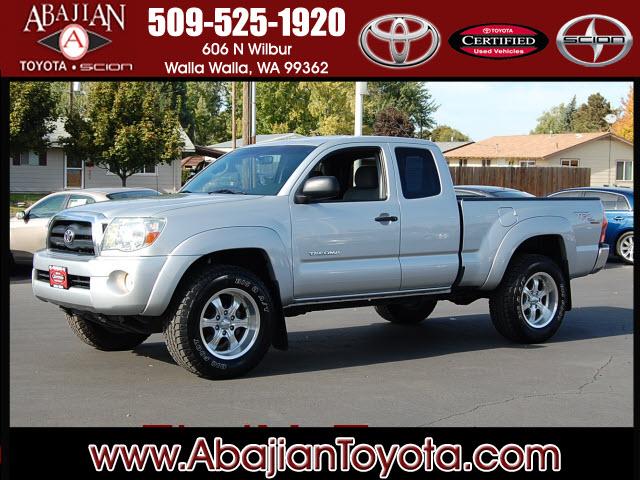 Toyota Tacoma C300 Luxury Pickup