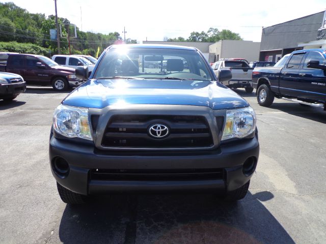 Toyota Tacoma 4WD 4dr AT Pickup Truck