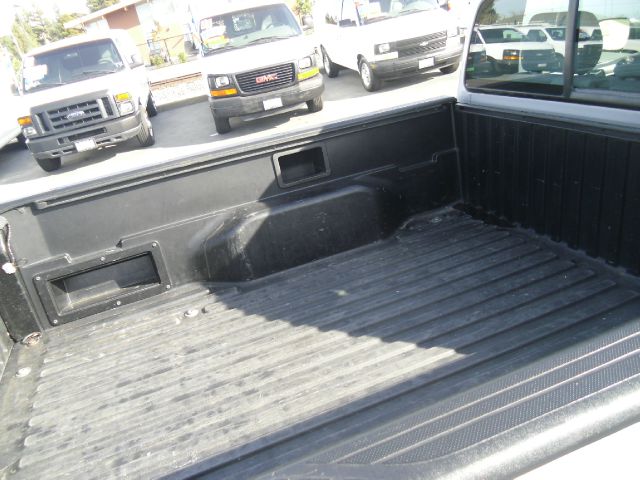 Toyota Tacoma 4WD 4dr AT Pickup Truck