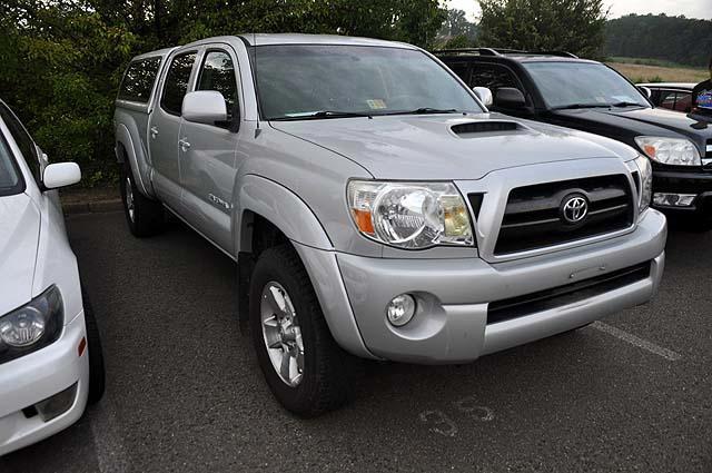 Toyota Tacoma XLT 2WD Pickup Truck