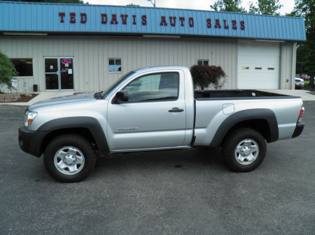 Toyota Tacoma 4WD 4dr AT Pickup Truck