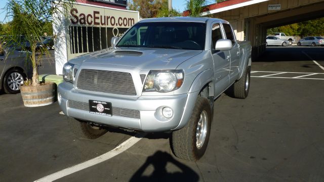 Toyota Tacoma 2010 photo 2
