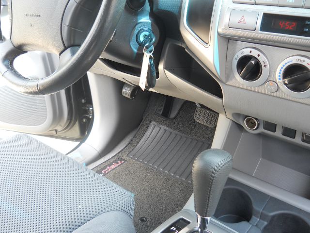 Toyota Tacoma 2010 photo 16