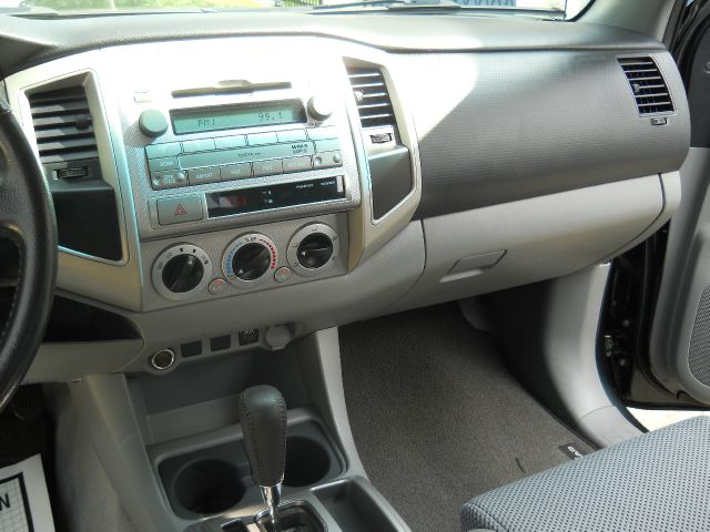 Toyota Tacoma 2010 photo 18