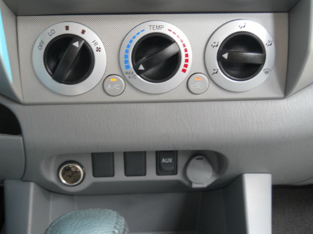 Toyota Tacoma 2010 photo 23