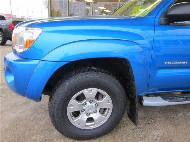 Toyota Tacoma 2010 photo 2