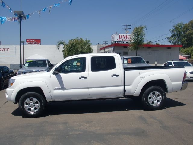 Toyota Tacoma 2011 Kia SX Pickup Truck