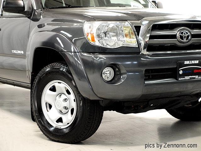 Toyota Tacoma 2010 photo 2