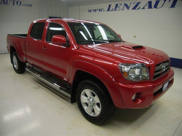 Toyota Tacoma Club Cab 139 WB HD Pickup