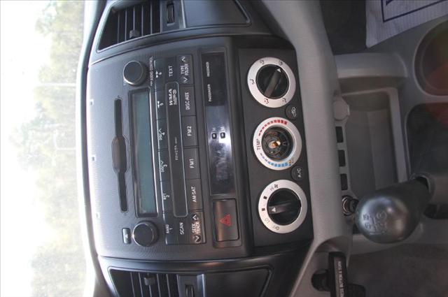 Toyota Tacoma Club Cab 139 WB HD Pickup