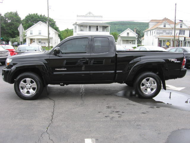 Toyota Tacoma 2011 photo 1