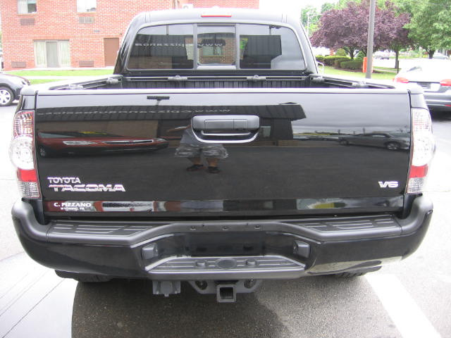 Toyota Tacoma 2011 photo 28