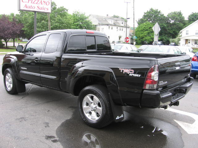 Toyota Tacoma 2011 photo 30