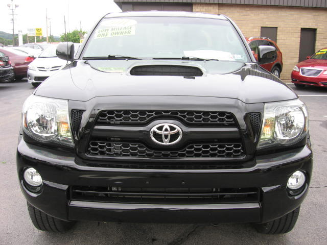 Toyota Tacoma 2011 photo 9