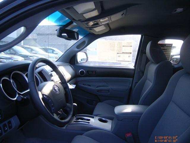 Toyota Tacoma 2011 photo 1