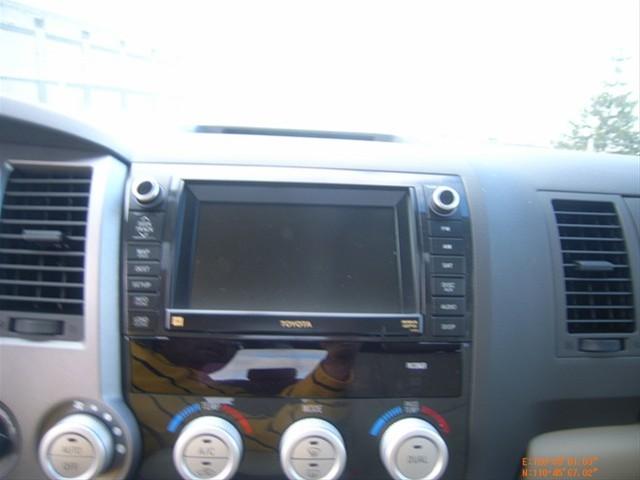 Toyota Tacoma 2011 photo 2