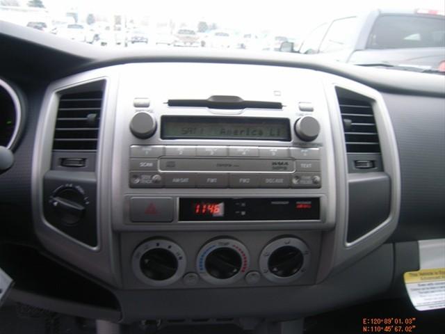 Toyota Tacoma 2011 photo 3