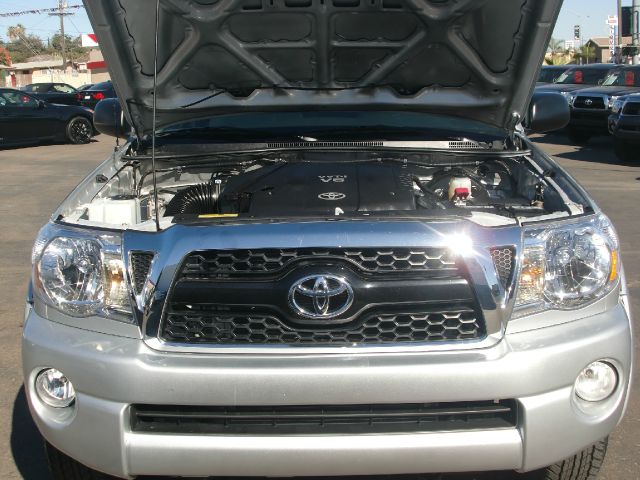 Toyota Tacoma 2011 photo 2