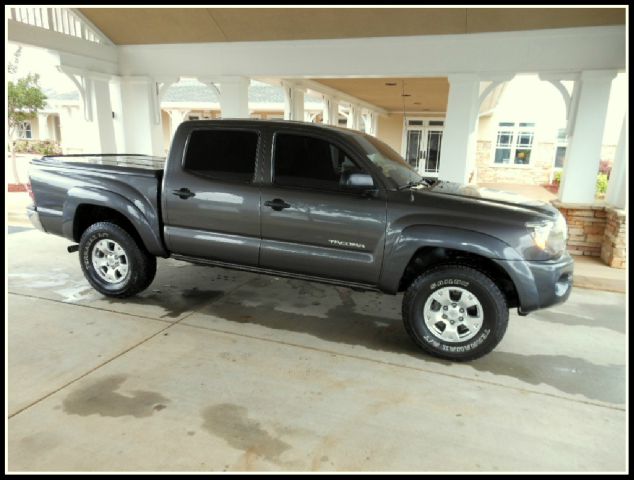 Toyota Tacoma 2011 photo 2