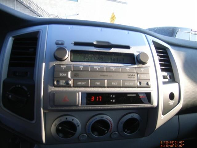 Toyota Tacoma 2011 photo 2