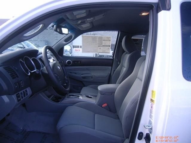 Toyota Tacoma 2011 photo 1