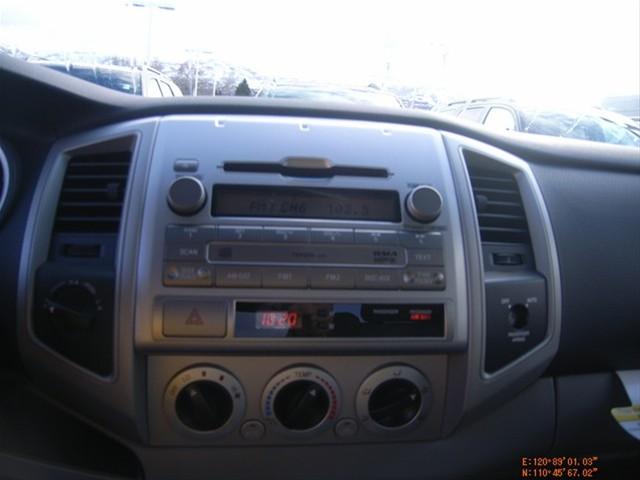 Toyota Tacoma 2011 photo 2