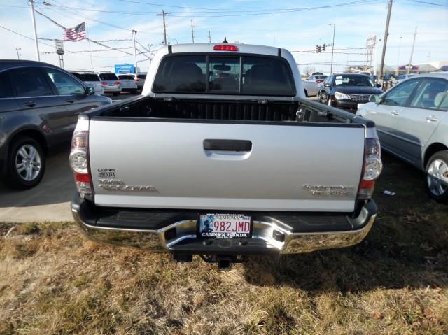 Toyota Tacoma 2012 photo 2