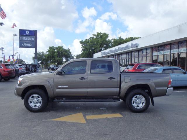 Toyota Tacoma 2012 photo 2