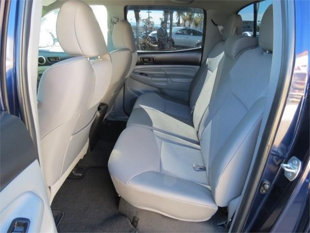 Toyota Tacoma 2013 photo 2